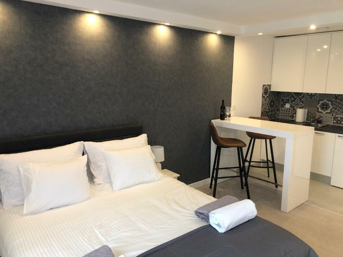 Penthouse "Sky 17" S Balkonom I Besplatnim Parkingom Apartment Zagreb Ngoại thất bức ảnh
