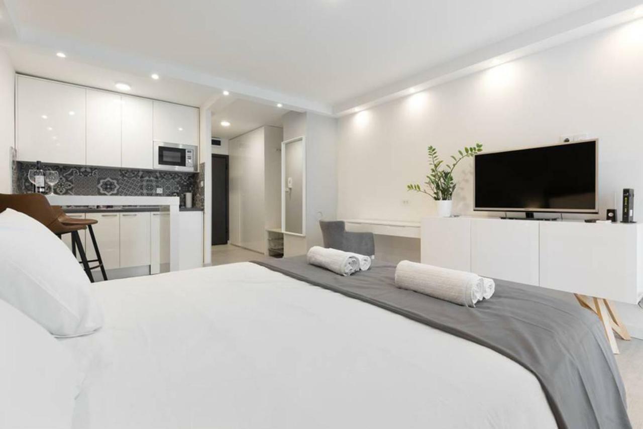 Penthouse "Sky 17" S Balkonom I Besplatnim Parkingom Apartment Zagreb Ngoại thất bức ảnh
